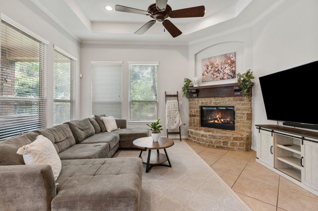 35 Nagshead Place, Spring, TX 77389