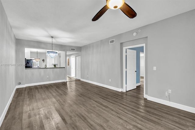 7715 Yardley Drive 106, Tamarac, FL 33321