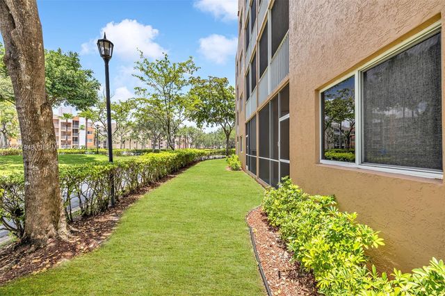 7715 Yardley Drive 106, Tamarac, FL 33321