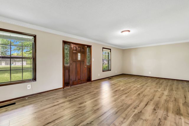 5245 Galen Rd, Lafayette, TN 37083