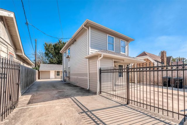 2415 Lidstone Street C, Houston, TX 77023