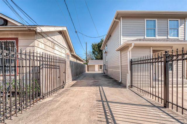 2415 Lidstone Street C, Houston, TX 77023