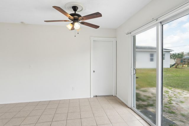 825 SW Canary Terrace, Port St. Lucie, Port St Lucie, FL 34953
