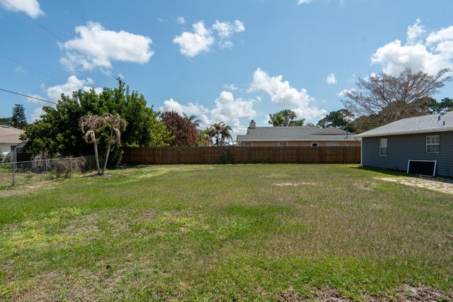 825 SW Canary Terrace, Port St. Lucie, Port St Lucie, FL 34953