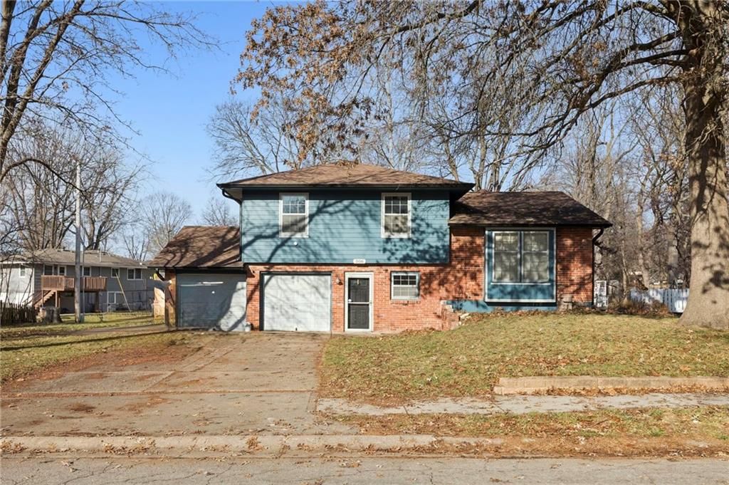 506 S Adams Street, Raymore, MO 64083