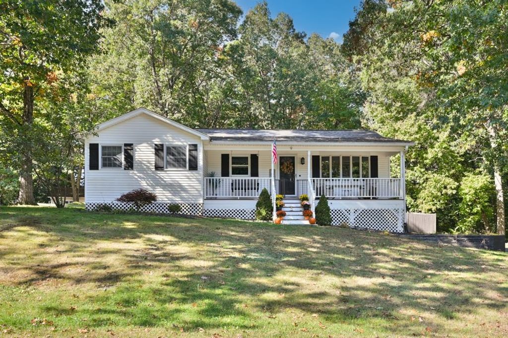 9 Brady Avenue, Derry, NH 03038