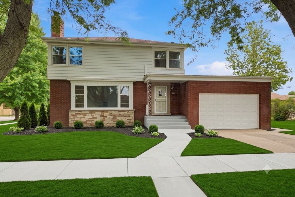 11659 S Maplewood Avenue, Chicago, IL 60655