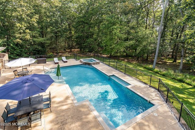 6 Lamb Lane, Manalapan, NJ 07726