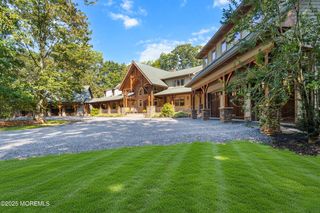 6 Lamb Lane, Manalapan, NJ 07726