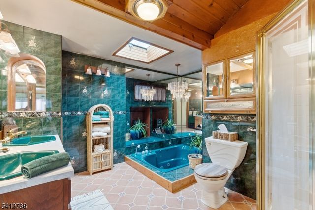 543 Lakeside Ave, Hopatcong Boro, NJ 07821