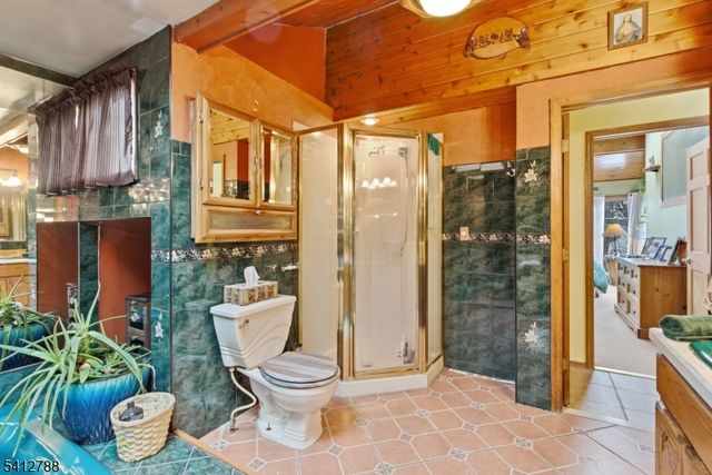 543 Lakeside Ave, Hopatcong Boro, NJ 07821