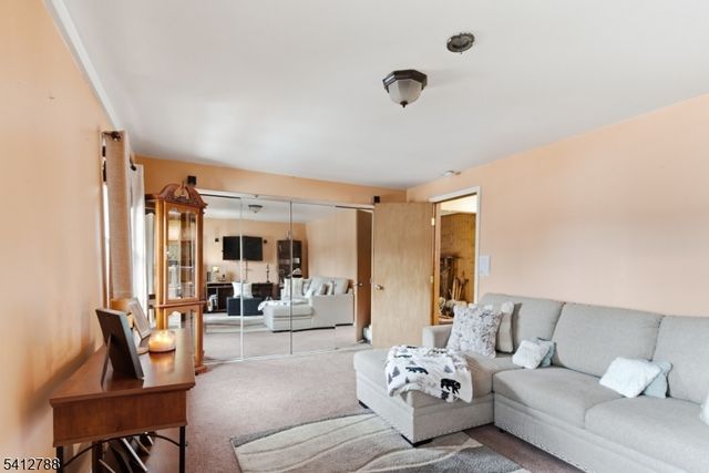 543 Lakeside Ave, Hopatcong Boro, NJ 07821