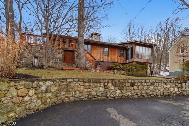 543 Lakeside Ave, Hopatcong Boro, NJ 07821