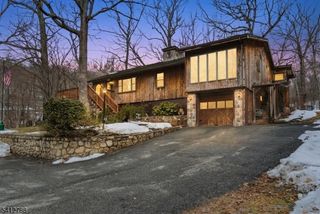 543 Lakeside Ave, Hopatcong Boro, NJ 07821