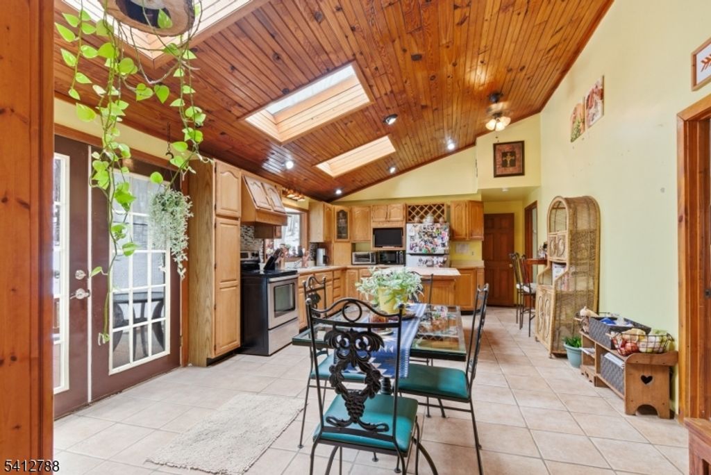 543 Lakeside Ave, Hopatcong Boro, NJ 07821 — photo 3