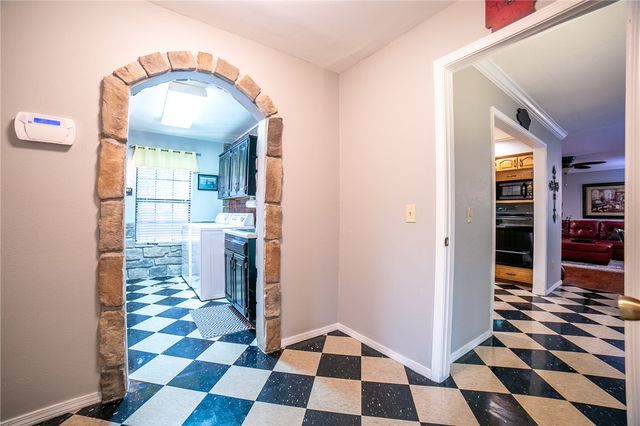 1501 Twin Lakes Drive, Rogers, AR 72756