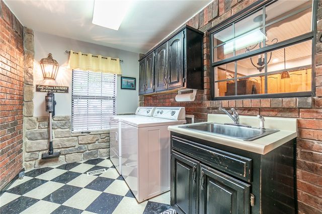 1501 Twin Lakes Drive, Rogers, AR 72756