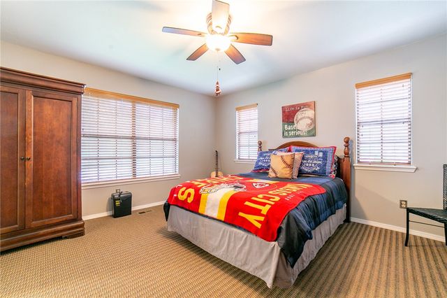 1501 Twin Lakes Drive, Rogers, AR 72756