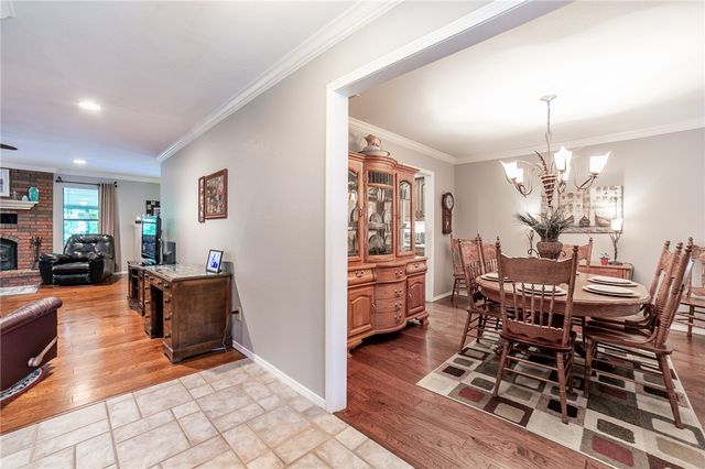 1501 Twin Lakes Drive, Rogers, AR 72756