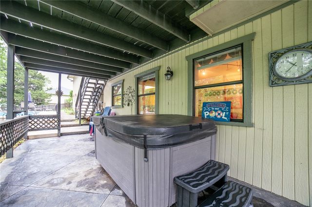 1501 Twin Lakes Drive, Rogers, AR 72756