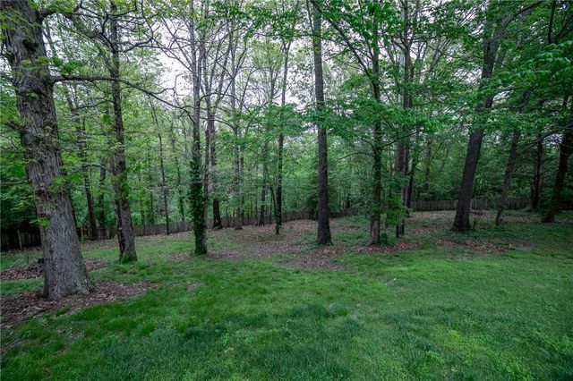 1501 Twin Lakes Drive, Rogers, AR 72756