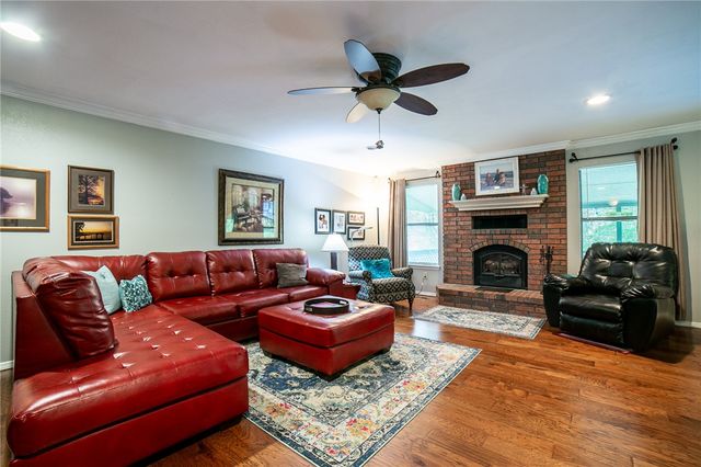 1501 Twin Lakes Drive, Rogers, AR 72756