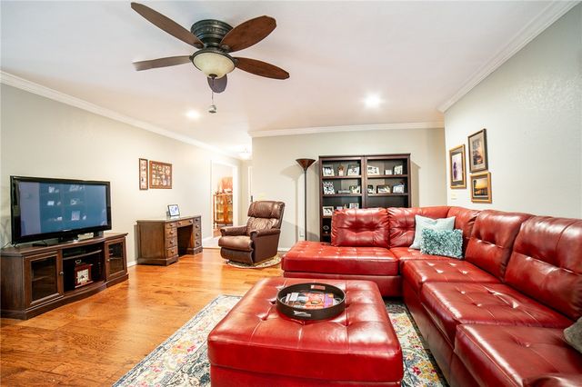 1501 Twin Lakes Drive, Rogers, AR 72756