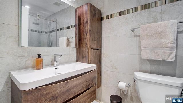 250 Gorge Road 28D, Cliffside Park, NJ 07010