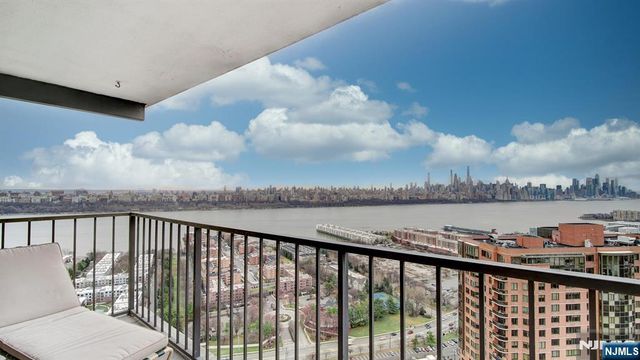 250 Gorge Road 28D, Cliffside Park, NJ 07010