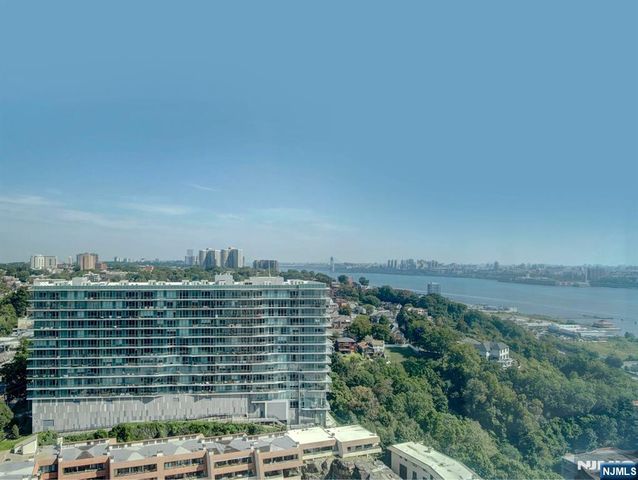 250 Gorge Road 28D, Cliffside Park, NJ 07010