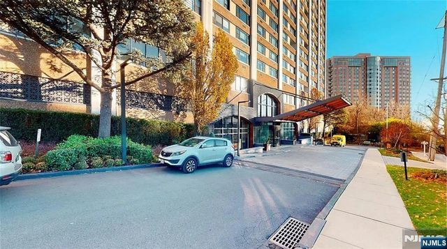 250 Gorge Road 28D, Cliffside Park, NJ 07010