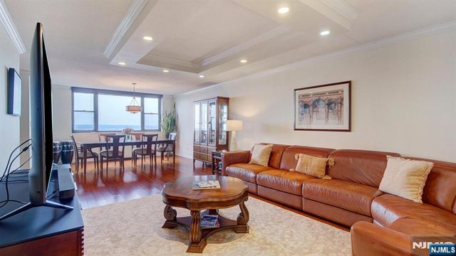 250 Gorge Road 28D, Cliffside Park, NJ 07010