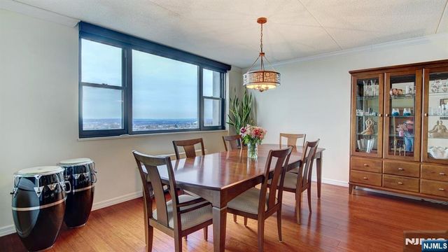 250 Gorge Road 28D, Cliffside Park, NJ 07010