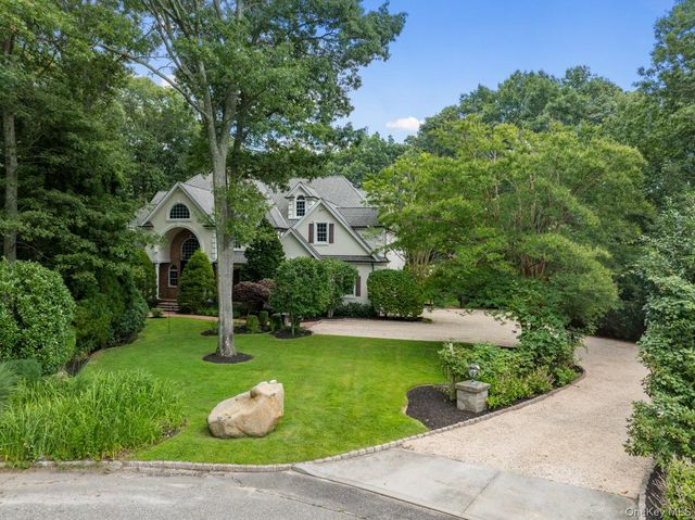 12 Mondavi Lane, East Setauket, NY 11733