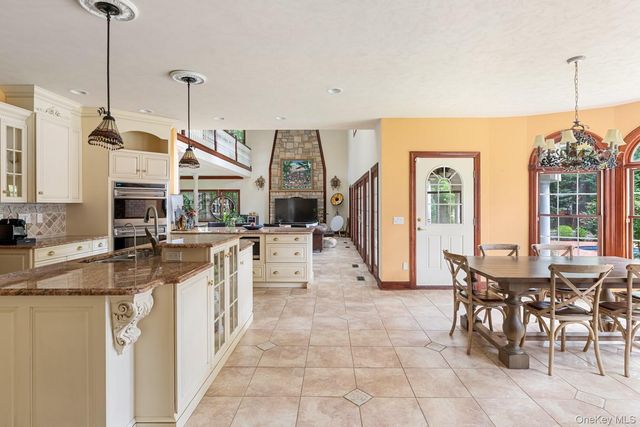 12 Mondavi Lane, East Setauket, NY 11733