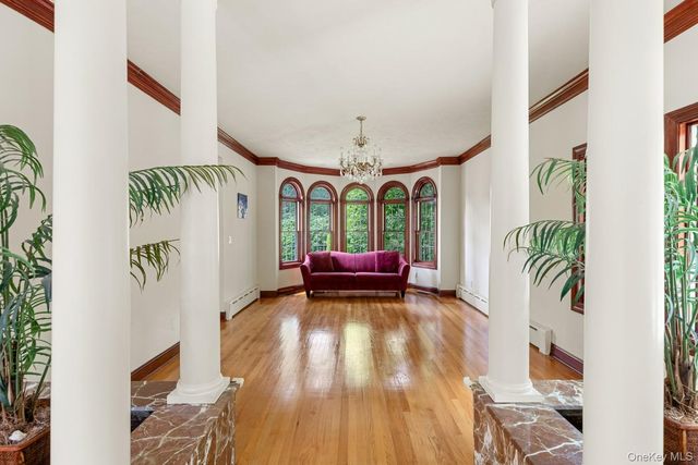 12 Mondavi Lane, East Setauket, NY 11733