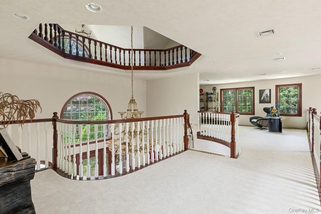 12 Mondavi Lane, East Setauket, NY 11733