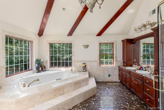 12 Mondavi Lane, East Setauket, NY 11733