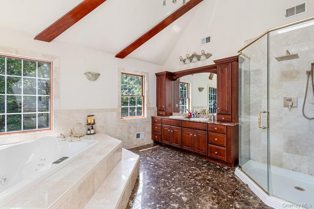12 Mondavi Lane, East Setauket, NY 11733