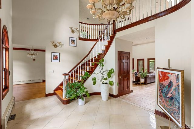 12 Mondavi Lane, East Setauket, NY 11733