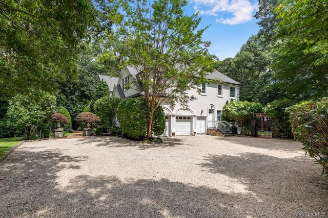 12 Mondavi Lane, East Setauket, NY 11733
