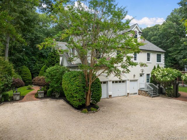 12 Mondavi Lane, East Setauket, NY 11733