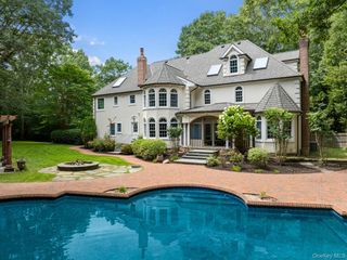 12 Mondavi Lane, East Setauket, NY 11733