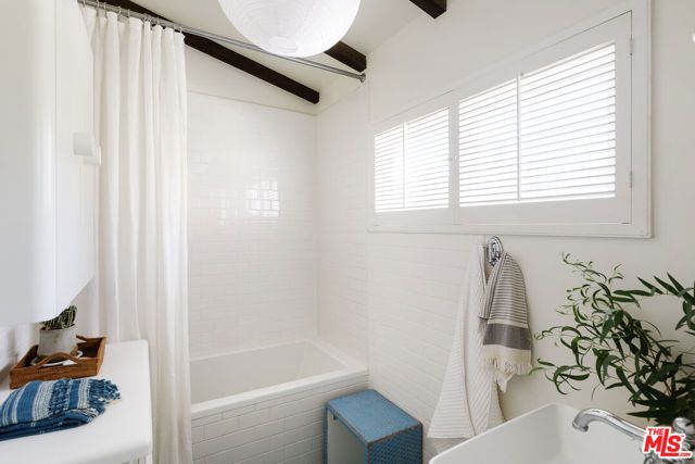 1600 Queens Road, Los Angeles, CA 90069