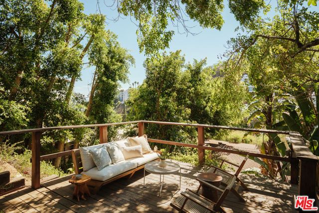 1600 Queens Road, Los Angeles, CA 90069