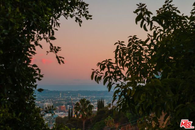 1600 Queens Road, Los Angeles, CA 90069