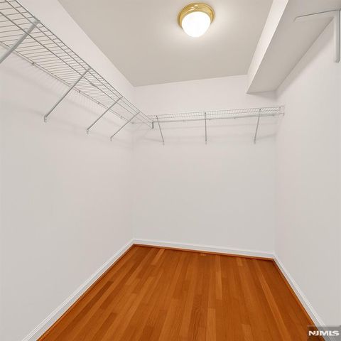 100 Old Palisade Road 914, Fort Lee, NJ 07024