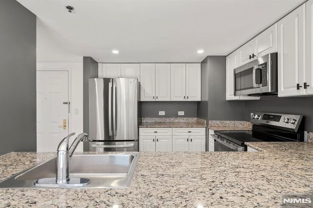 100 Old Palisade Road 914, Fort Lee, NJ 07024