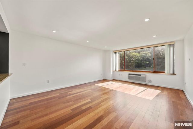 100 Old Palisade Road 914, Fort Lee, NJ 07024