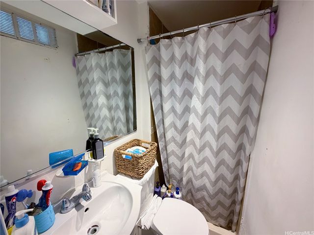 2223 Kalihi Street, Honolulu, HI 96819